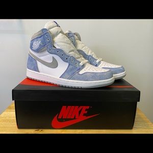 Air Jordan 1’s “Hyper Royal”